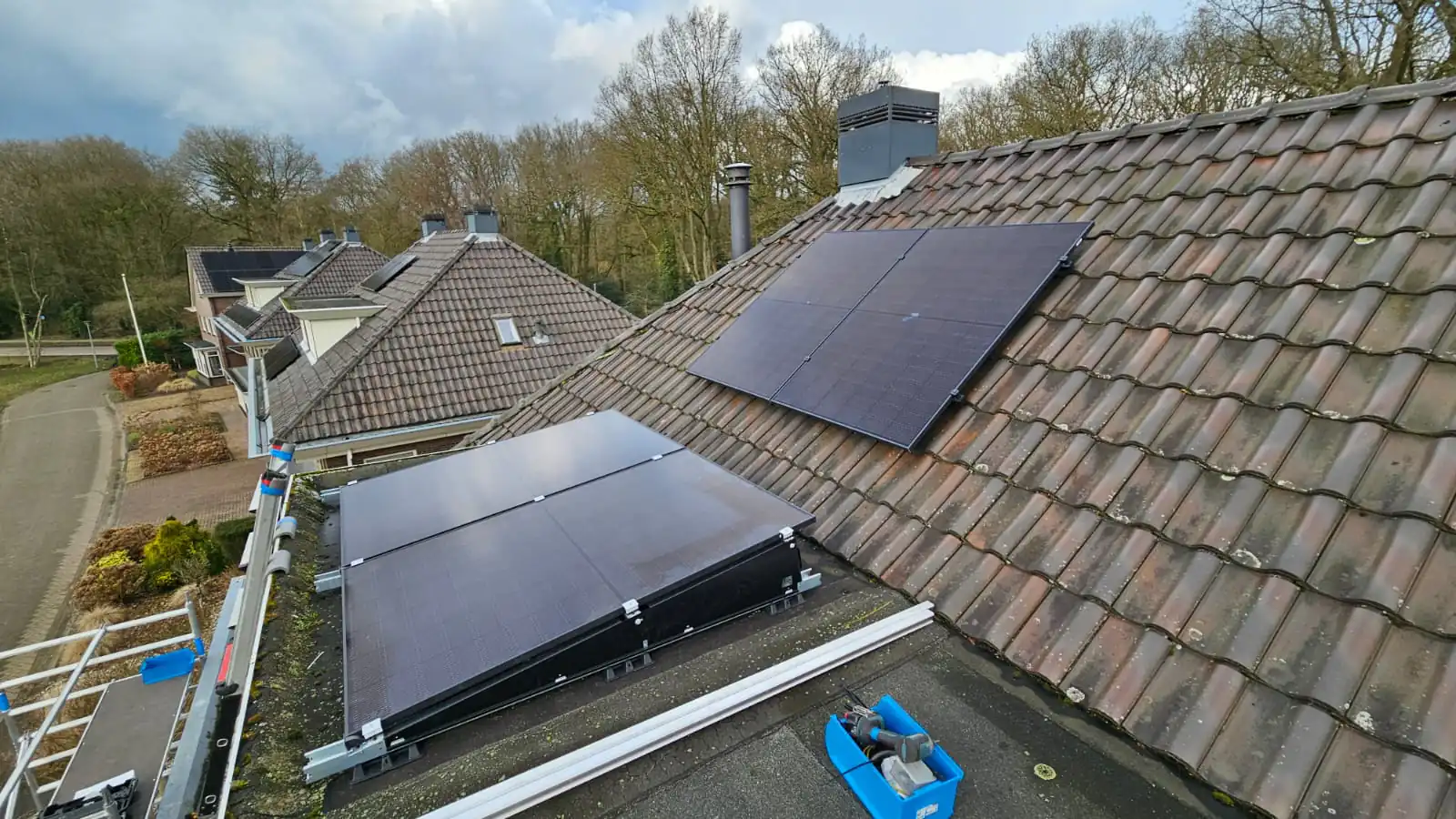 Zonnepanelen geplaatst op dakkapel